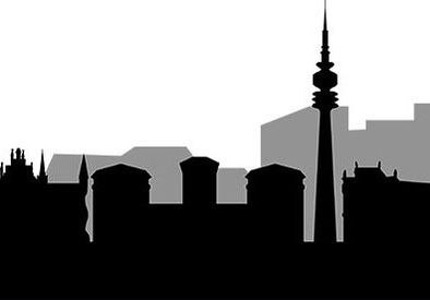 Silhouette der Frankfurter Skyline mit markanten Gebäuden wie dem Commerzbank Tower und der Paulskirche